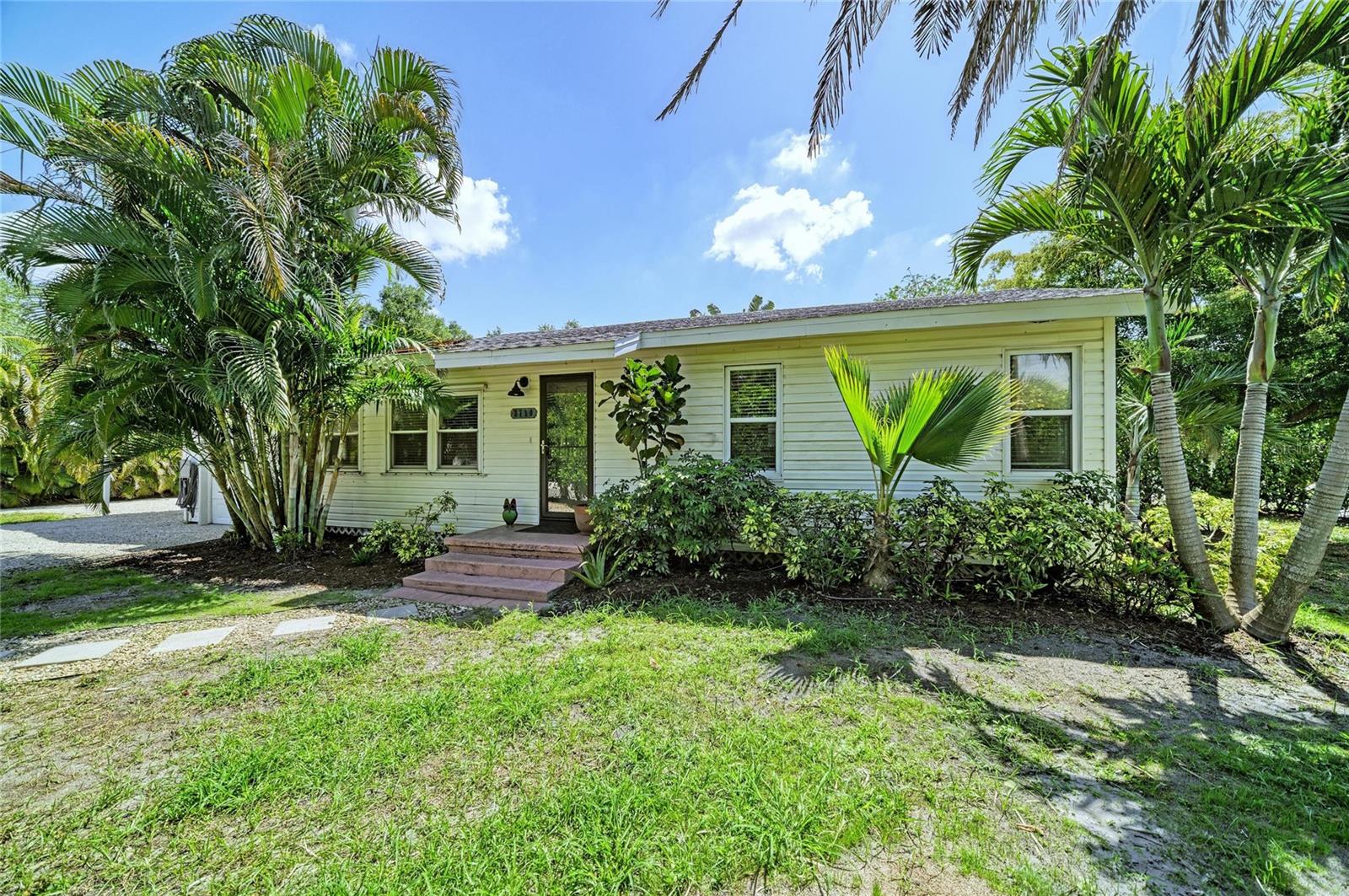 3710 RILMA AVE - Photo 1