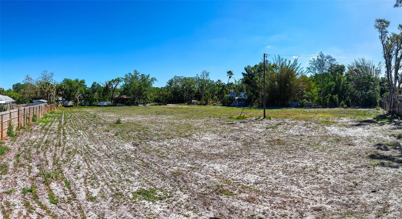 2424 ASHTON RD - Photo 1