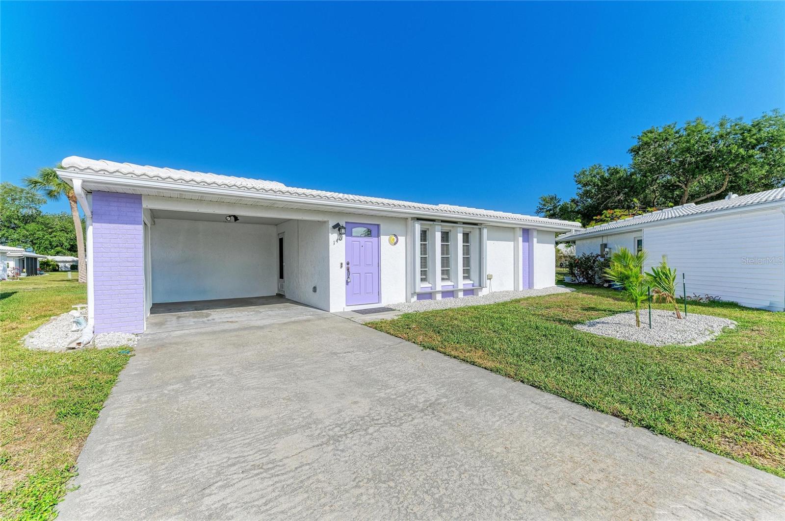 140 CIRCLEWOOD DR #C1-4 - Photo 1