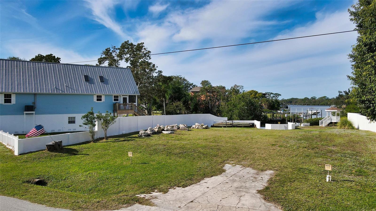223 RAVENNA ST - Photo 1
