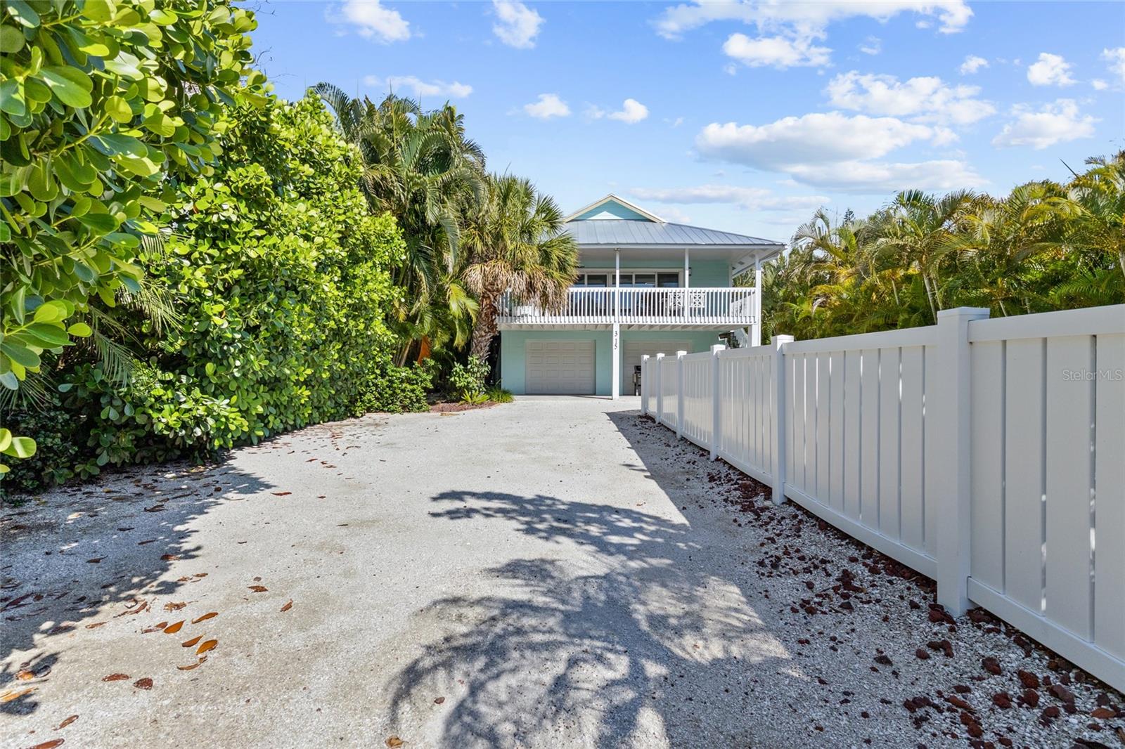 315 SPRING AVE - Photo 1