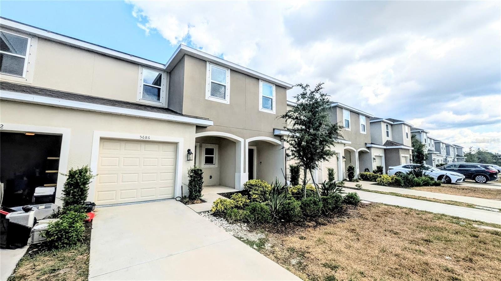 5686 ARCHIPELAGO ST - Photo 1