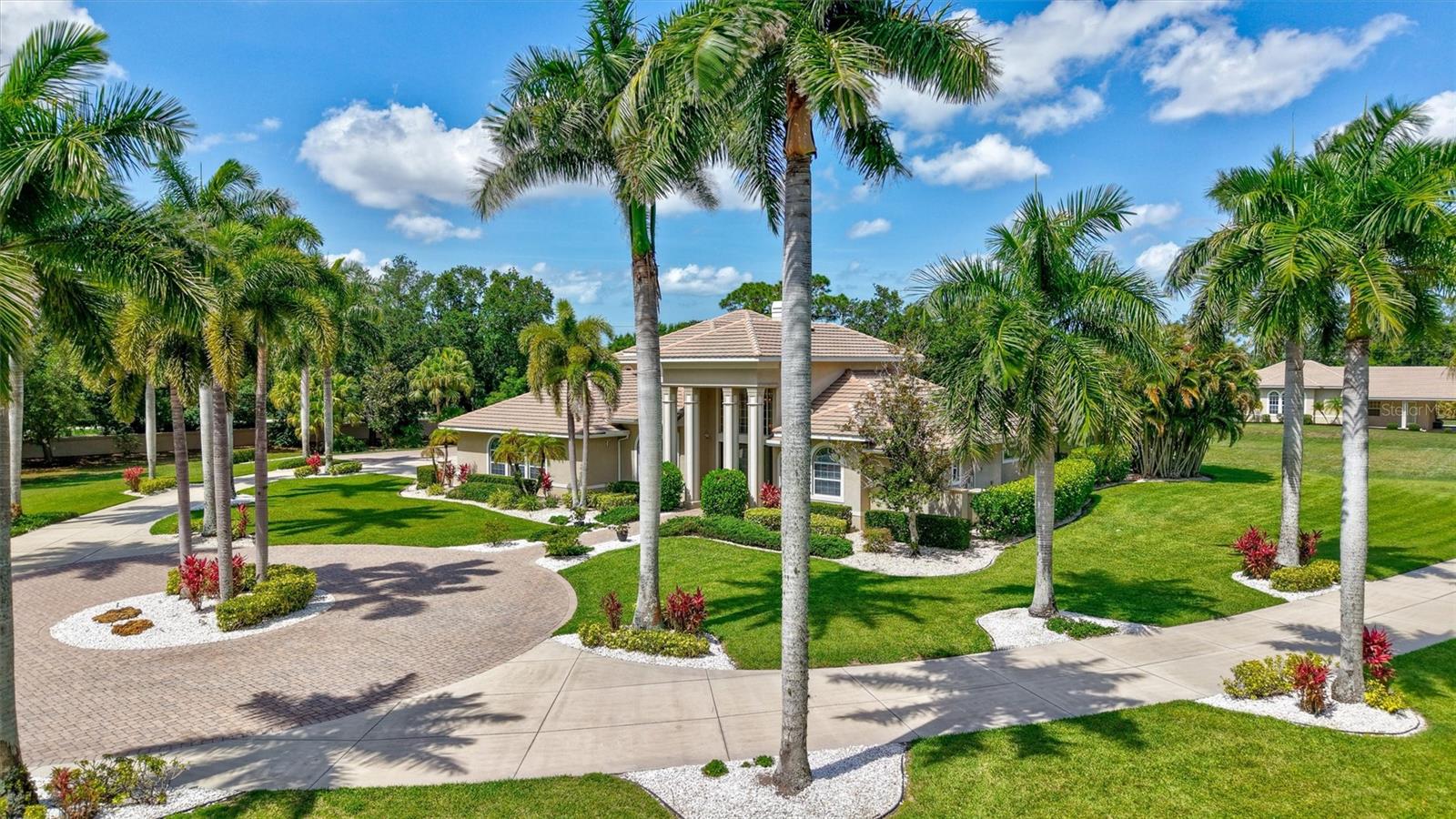 1045 FOX CREEK DR - Photo 1