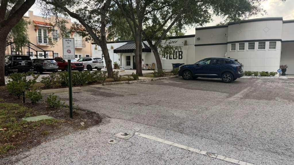 608 S TAMPANIA AVE - Photo 1