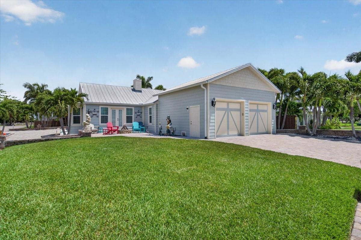 216 SUNRISE DR - Photo 1