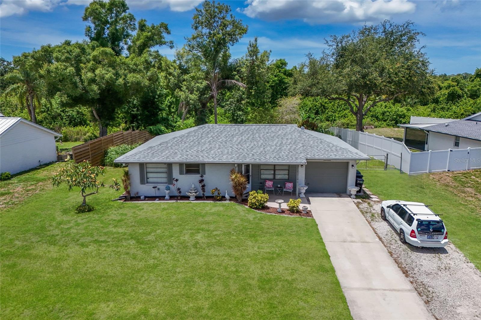 5202 FOXCROFT CT - Photo 1