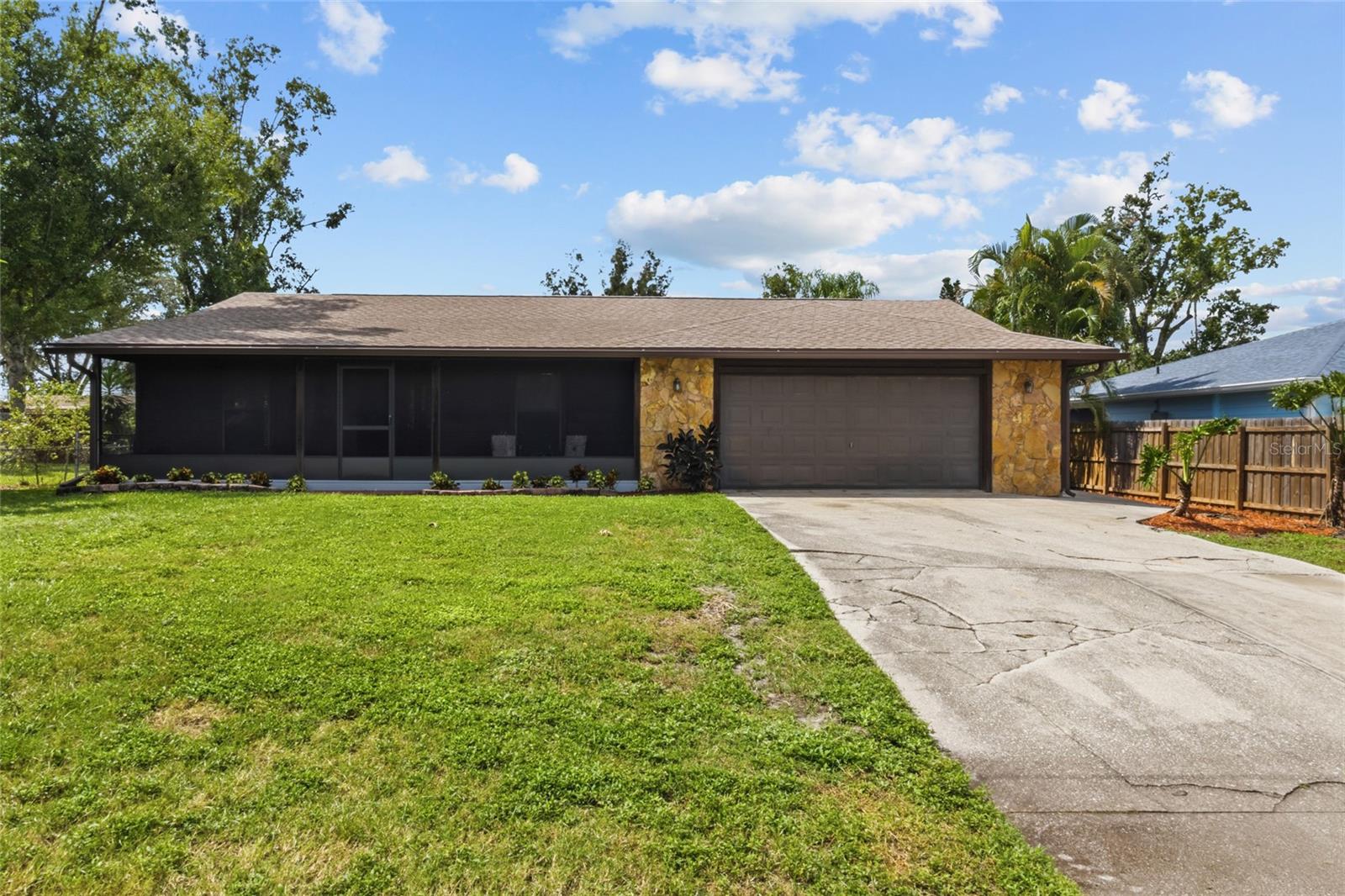 848 GANTT AVE - Photo 1
