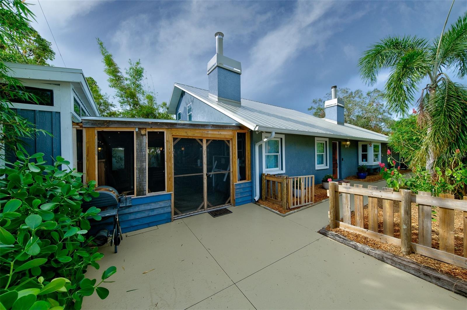 2690 TEMPLE ST - Photo 1