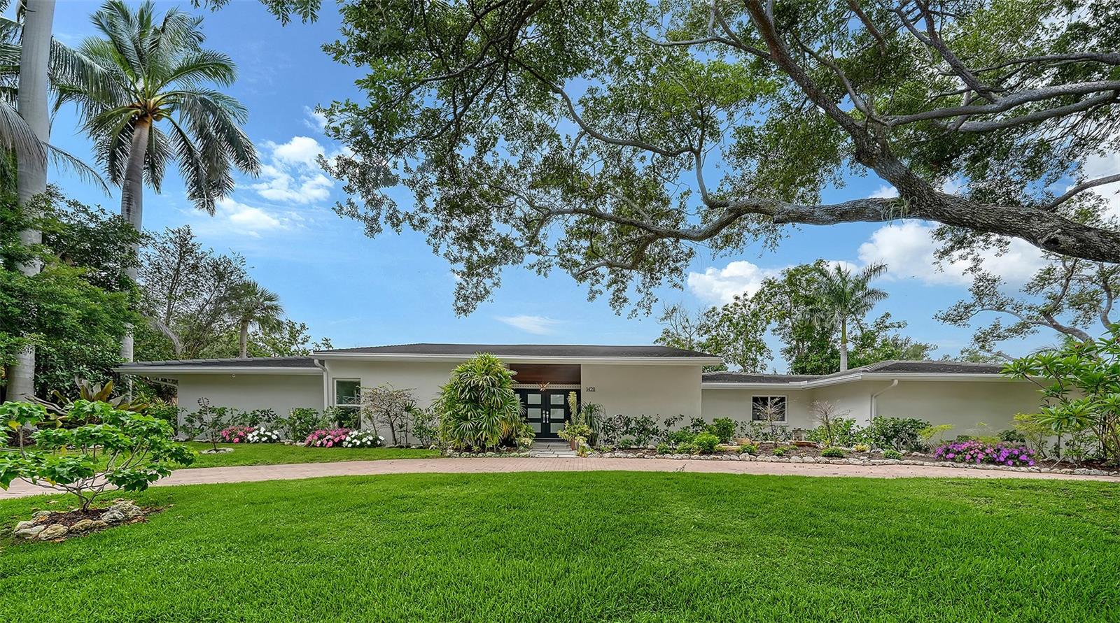 1428 PINE BAY DR - Photo 1
