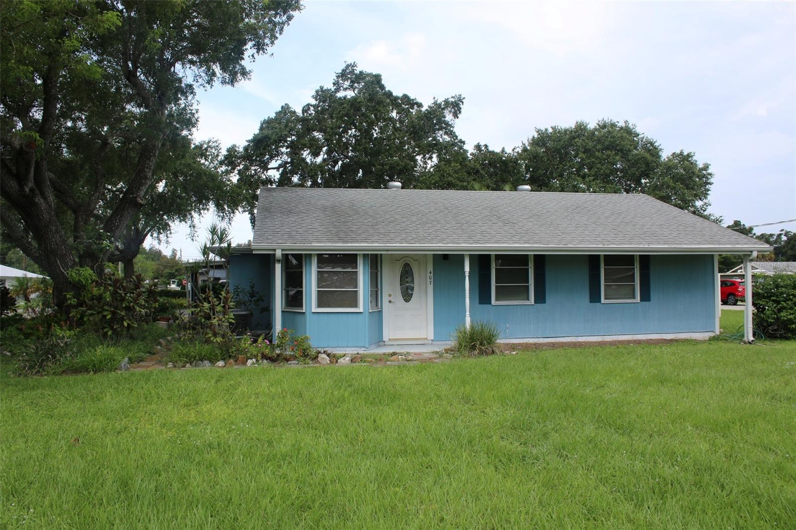 407 N POMPANO AVE - Photo 1