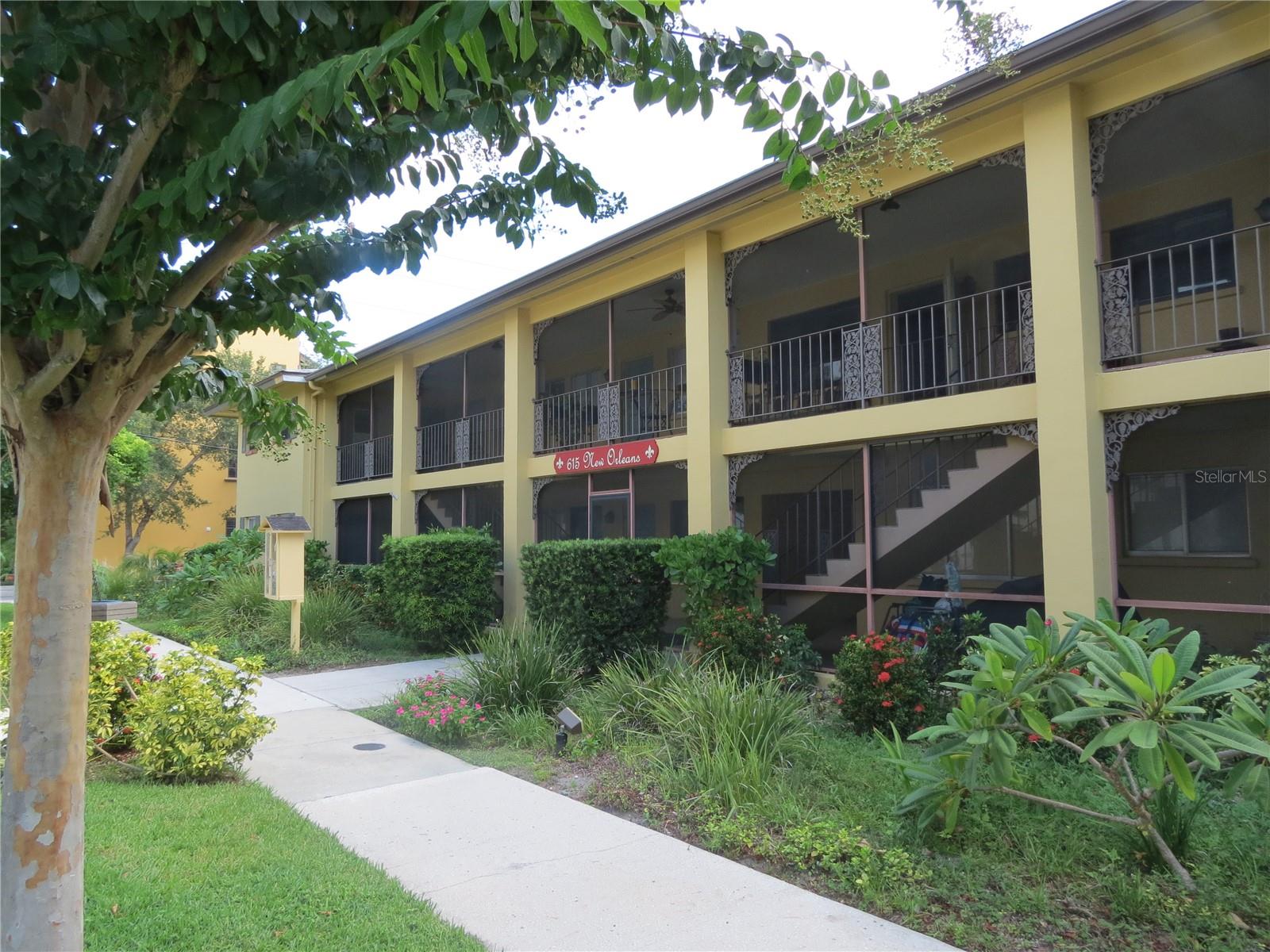 615 S PALM AVE #4 - Photo 1