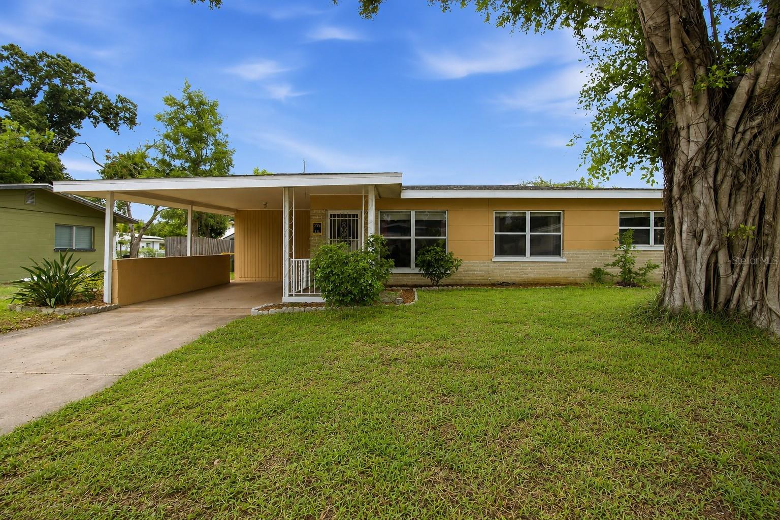 330 CROSBY CT - Photo 1