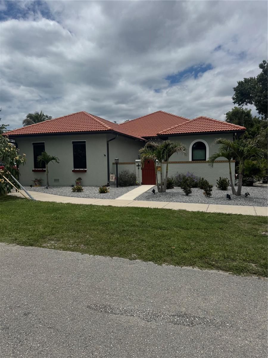 408 TORTUGA DR - Photo 1