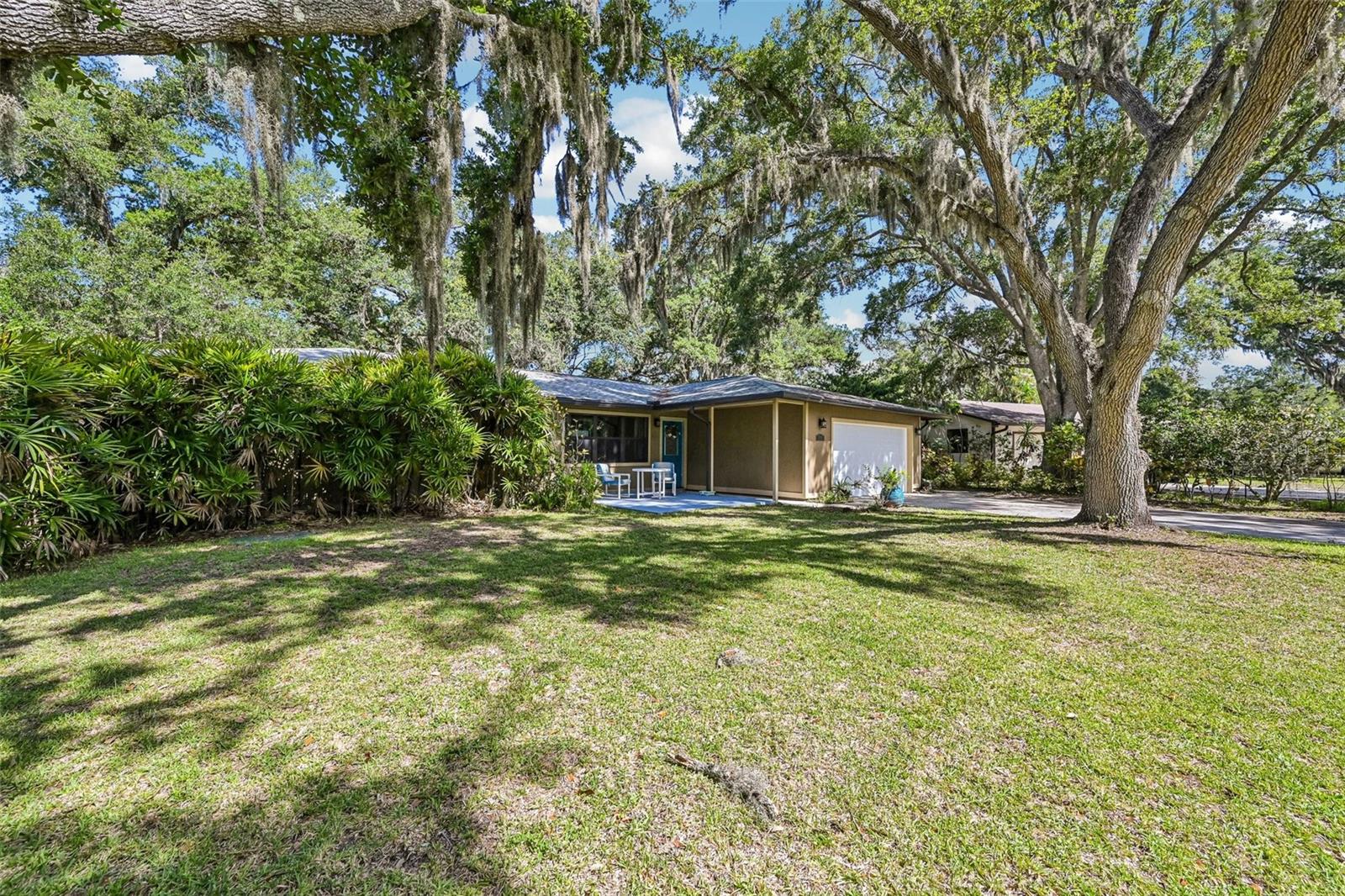 3304 SWAAN LN - Photo 1