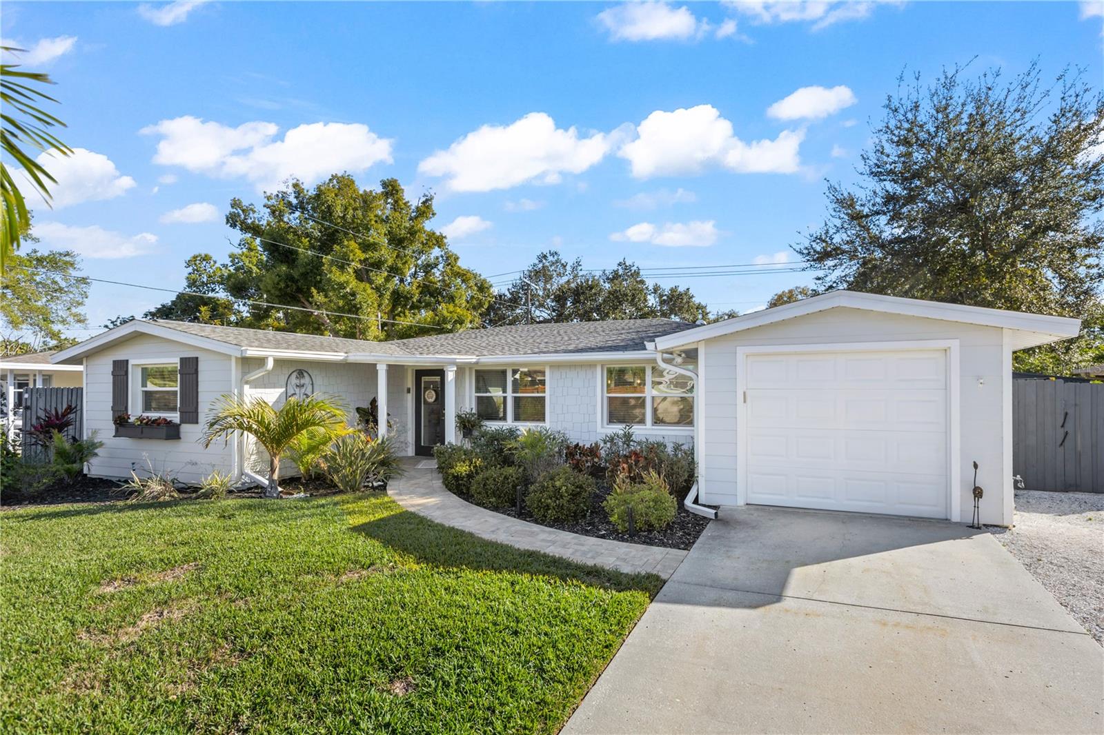3122 N REGATTA CIR - Photo 1