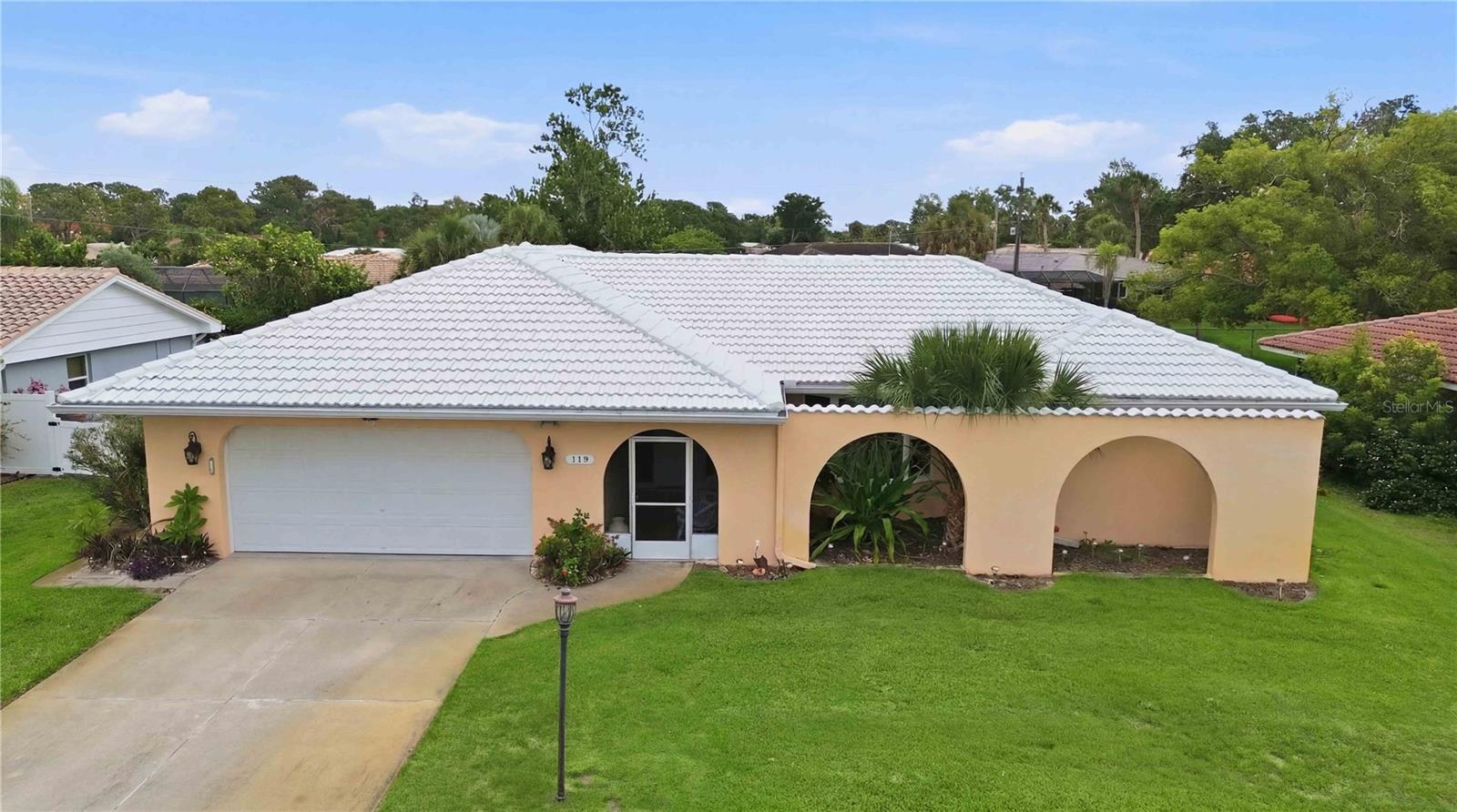119 VAN DYCK DR - Photo 1