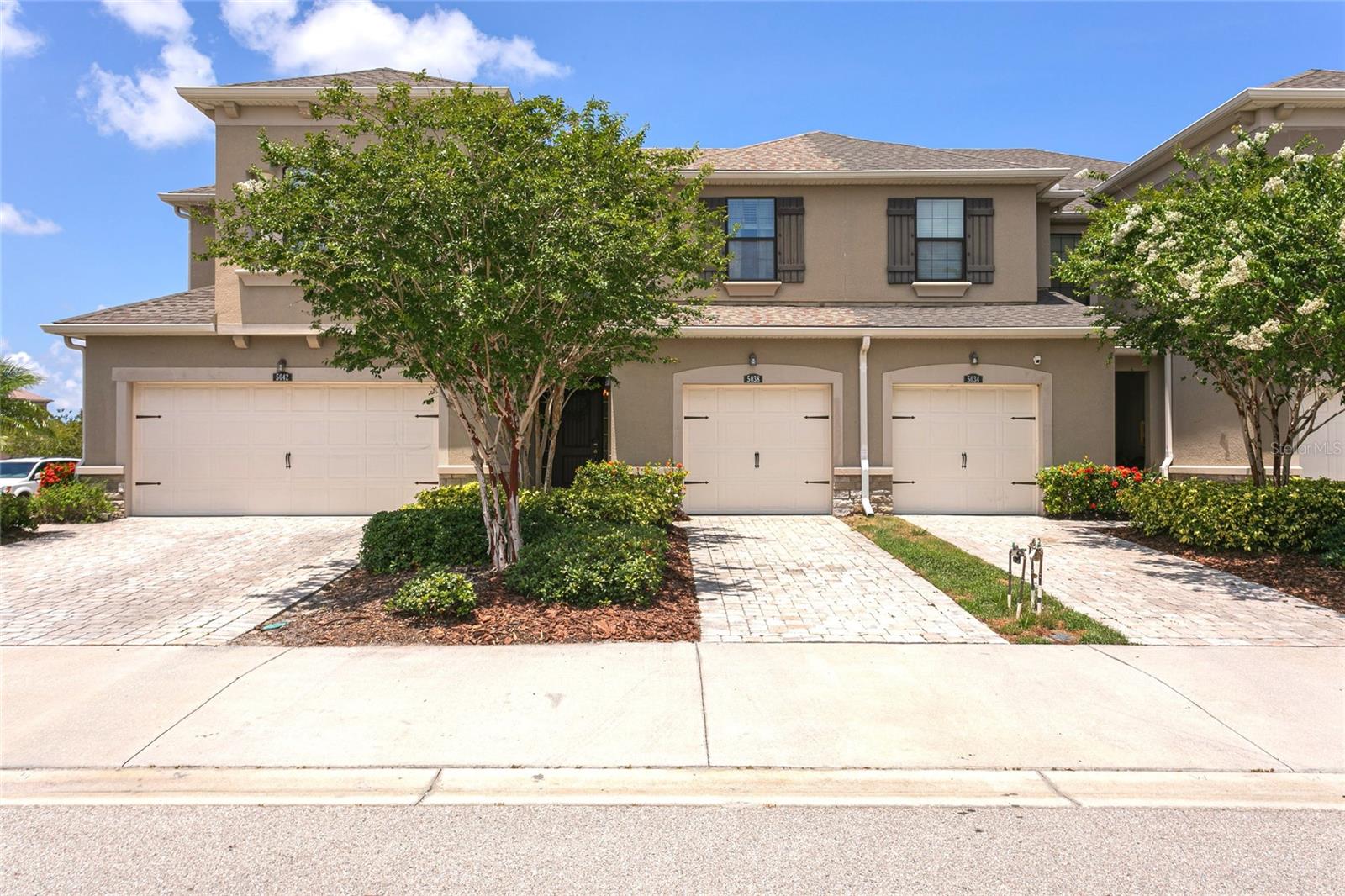 5038 SUNNYSIDE LN - Photo 1