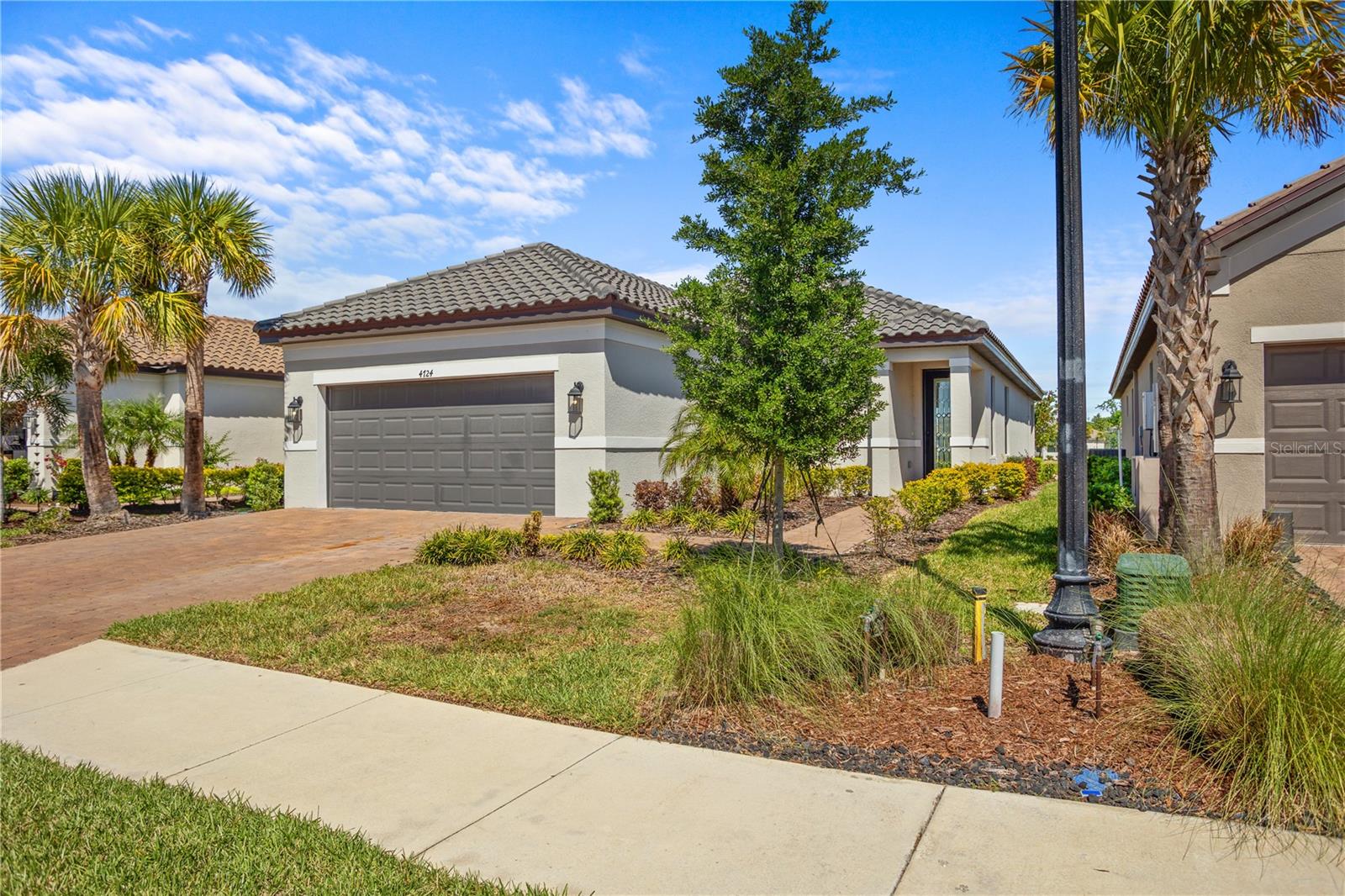 4724 CRESTPOINT WAY - Photo 1