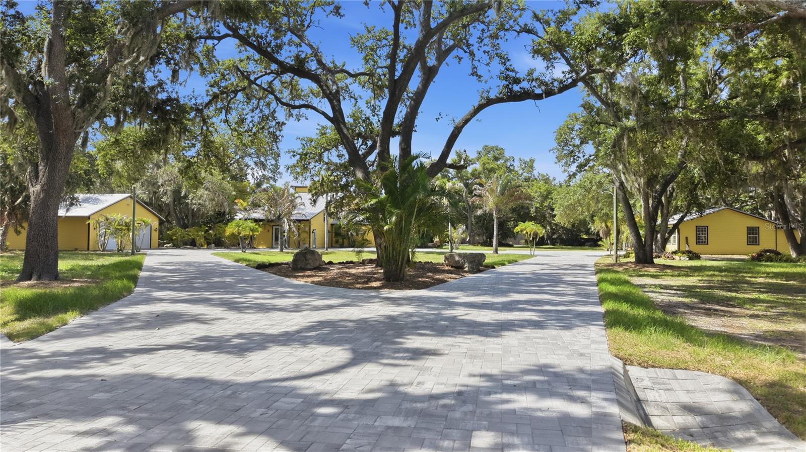 3348 ALAMO LN - Photo 1