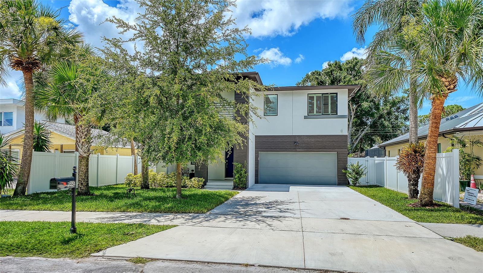 2554 FLOYD ST - Photo 1