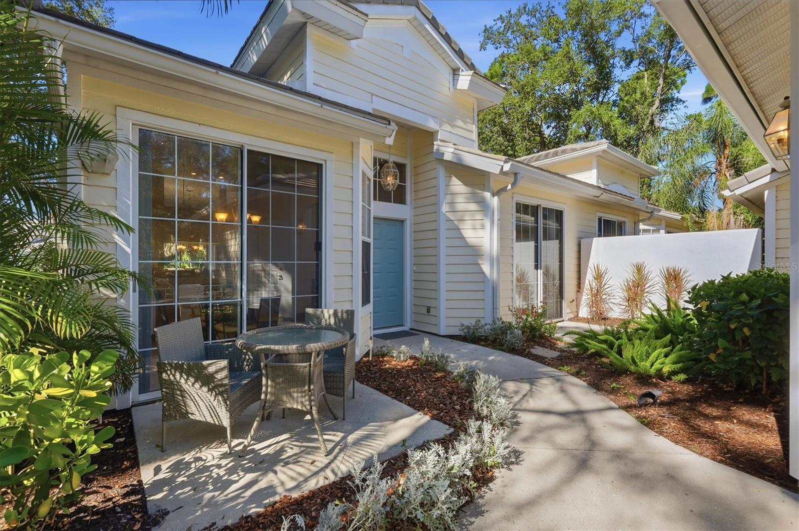 7906 WHITEBRIDGE GLN - Photo 1