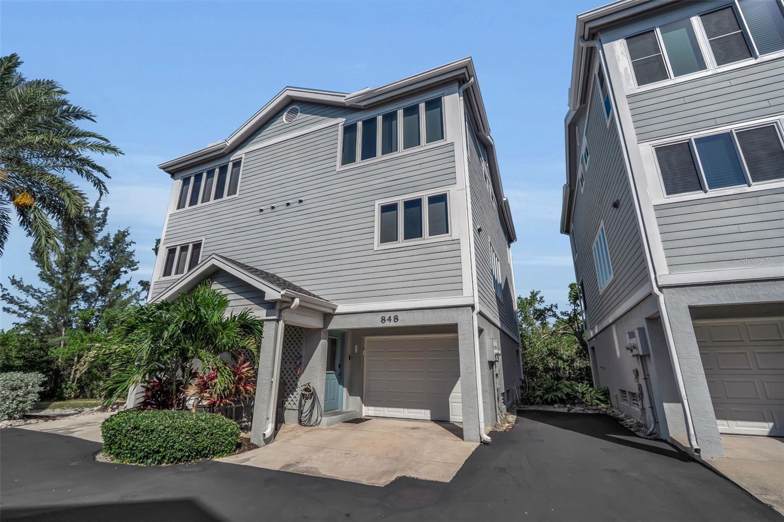 848 EVERGREEN WAY - Photo 1