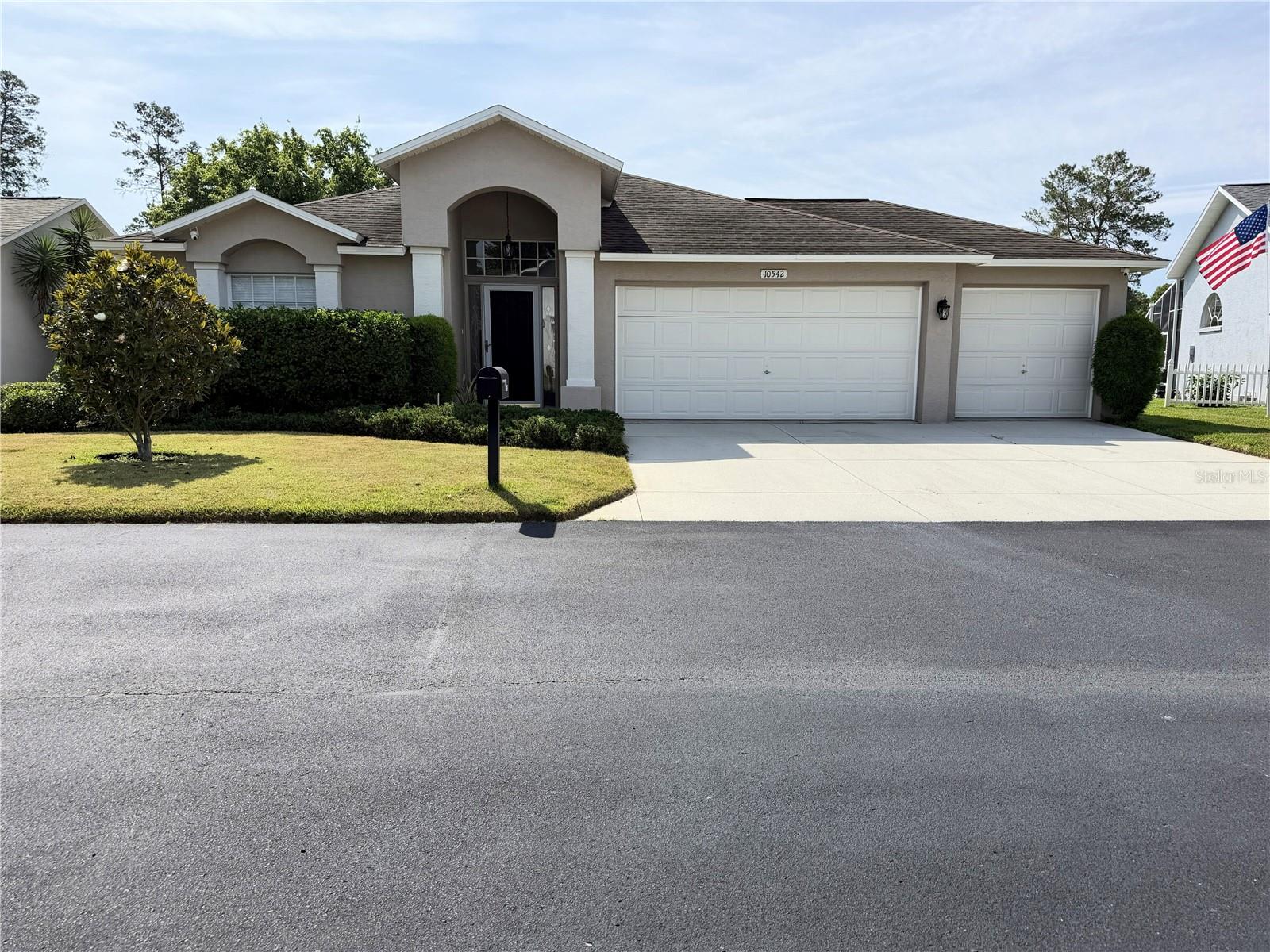 10542 MAGRATH LN - Photo 1