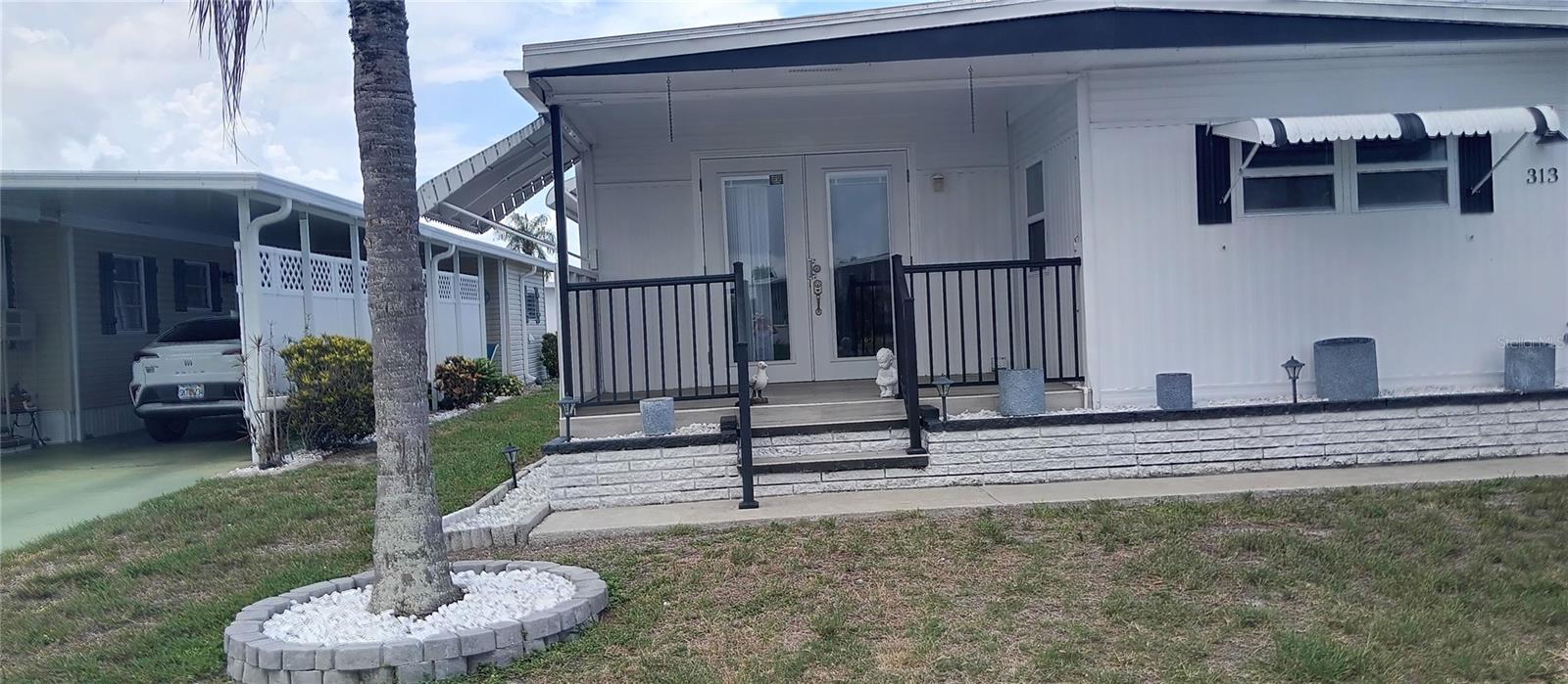 313 DANUBE CIR - Photo 1