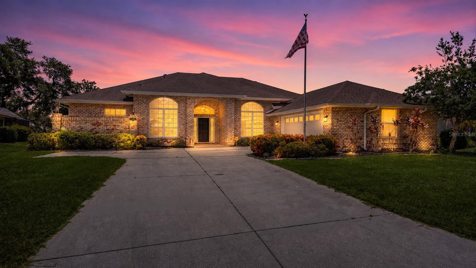 4360 BRANDYWINE DR - Photo 1
