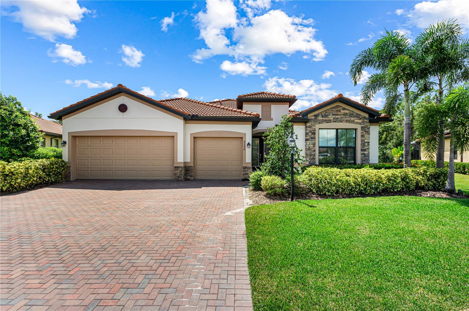 9730 CARNOUSTIE PL - Photo 1