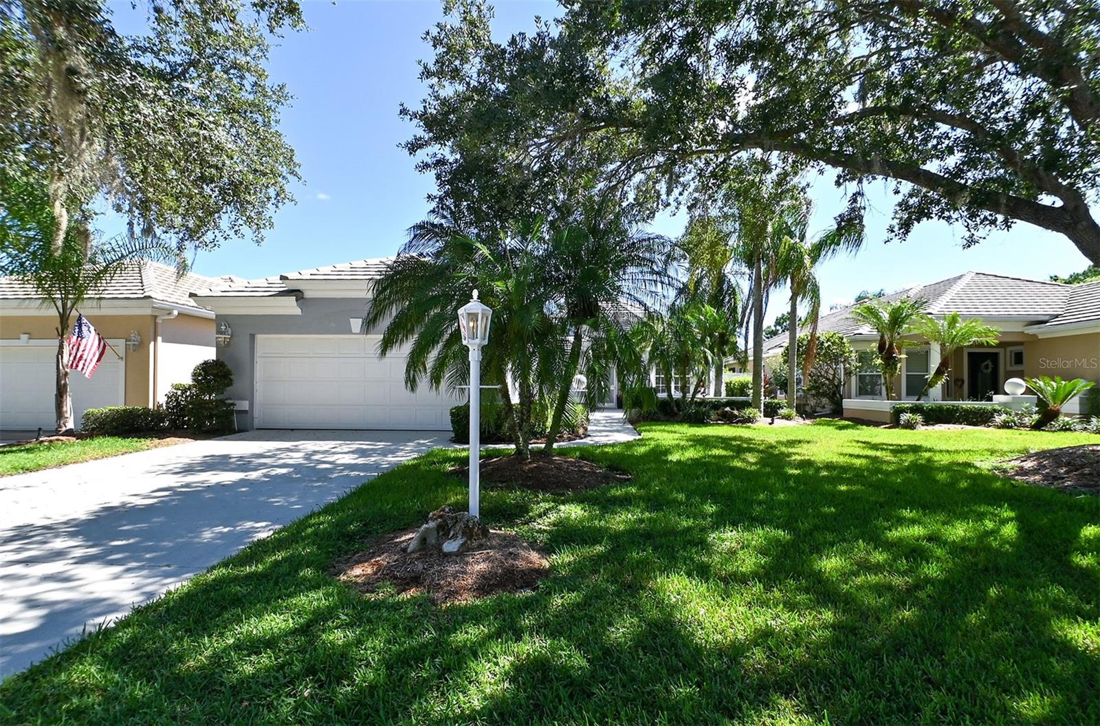 7131 KENSINGTON CT - Photo 1