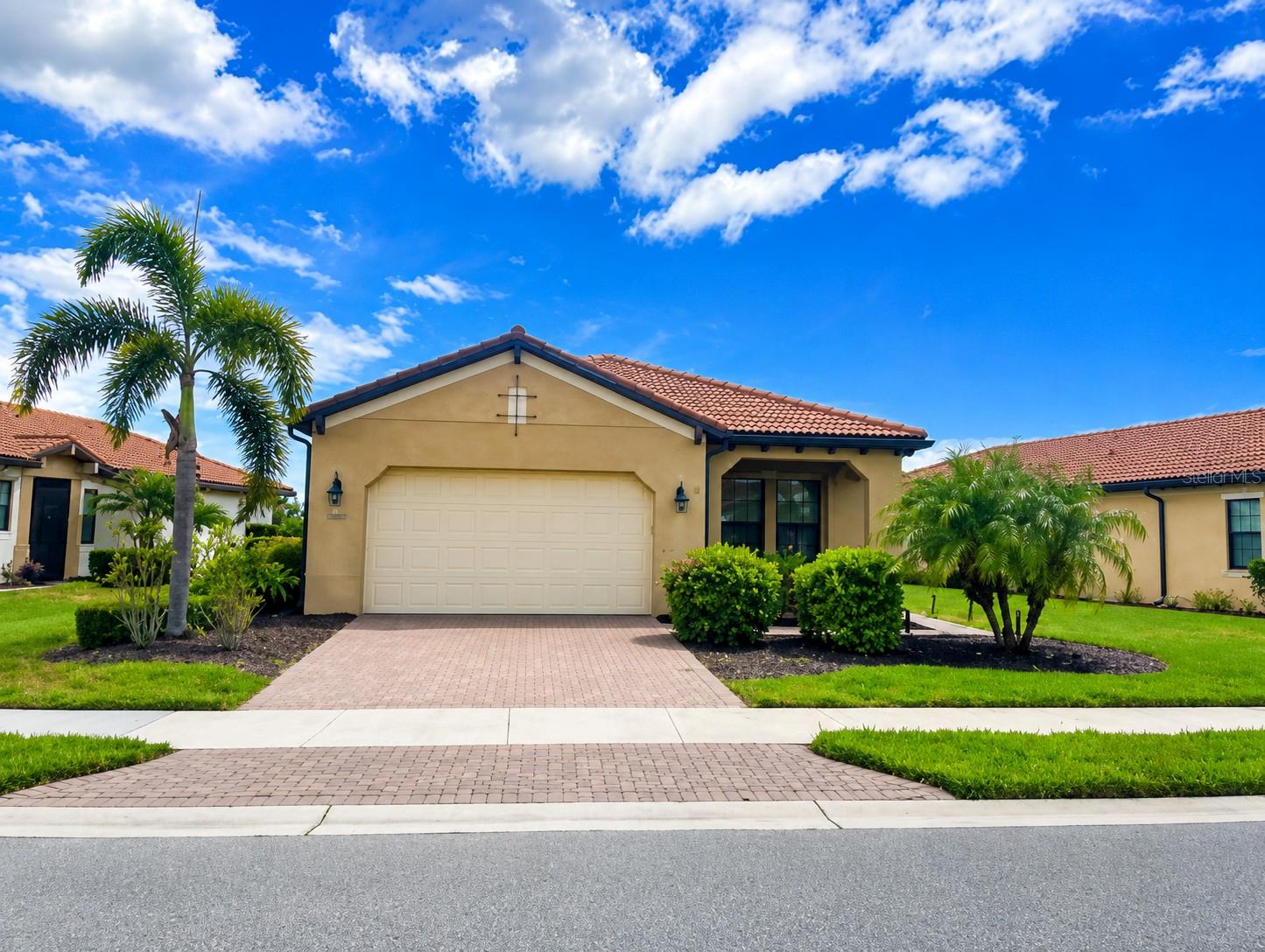 10485 CROOKED CREEK DR - Photo 1