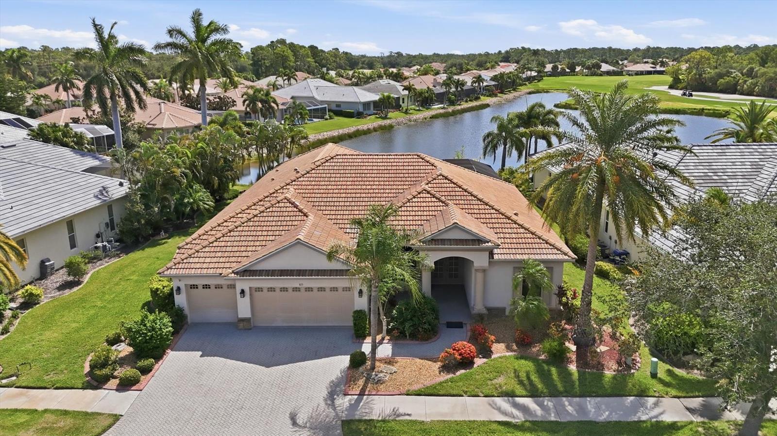 815 TROPEZ LN - Photo 1