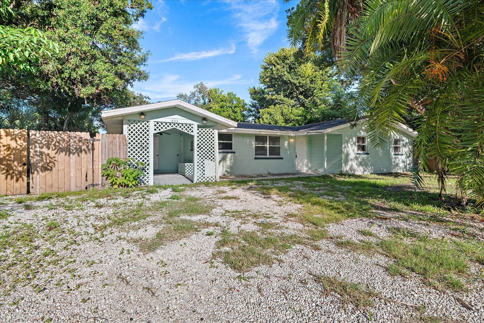 403 PINEWOOD AVE - Photo 1