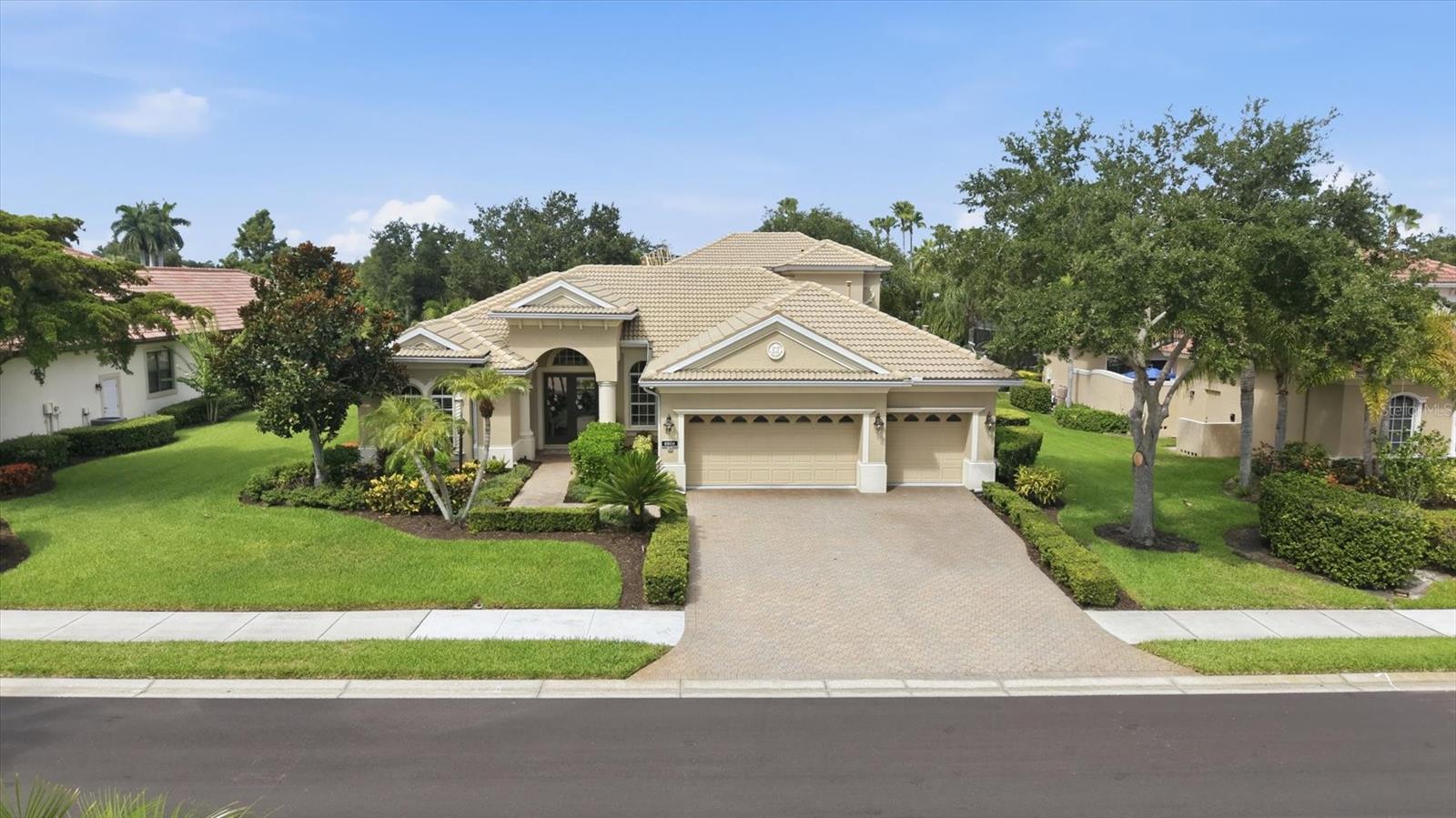 6806 DOMINION LN - Photo 1