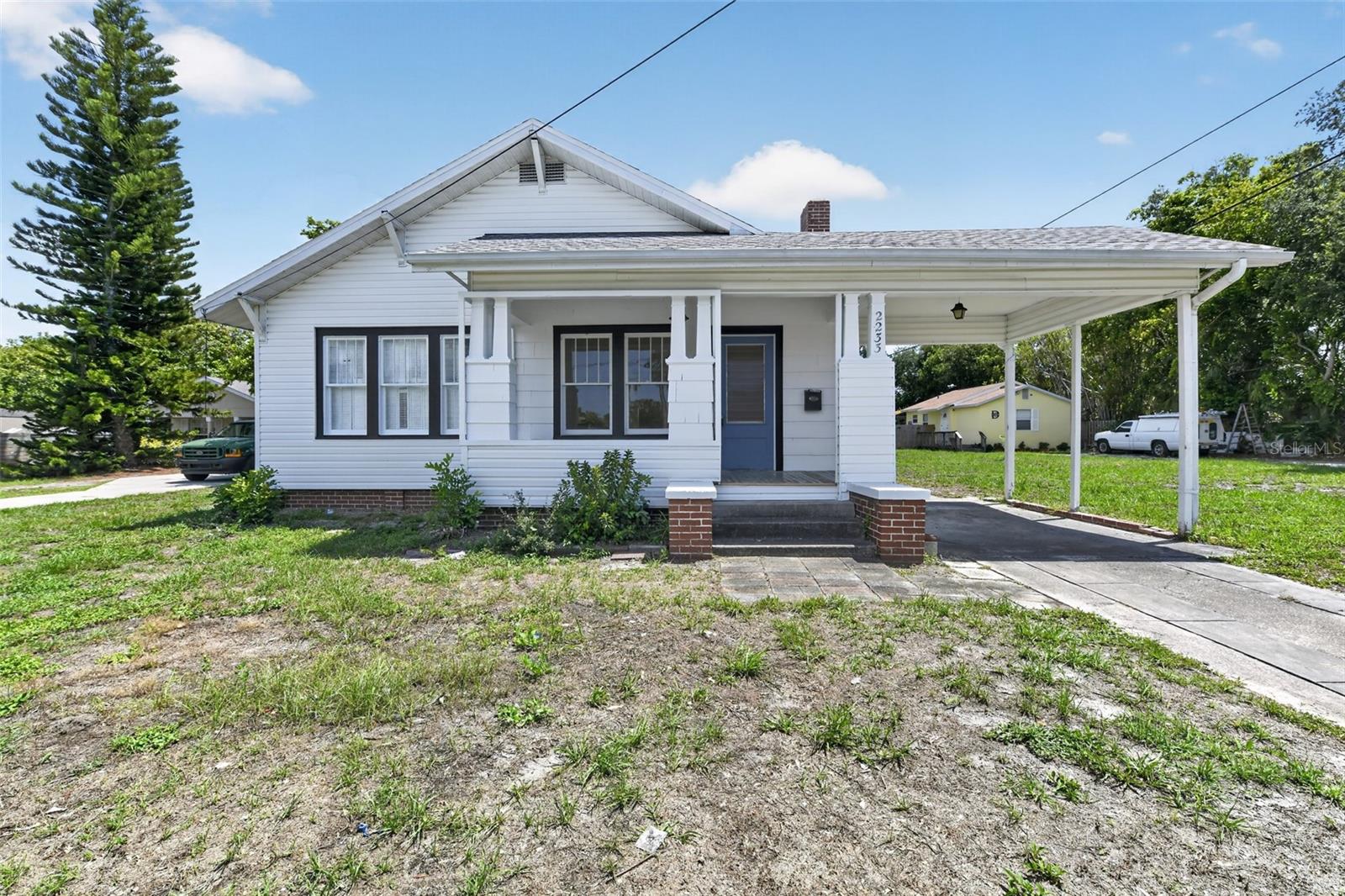 2233 11TH AVE W - Photo 1
