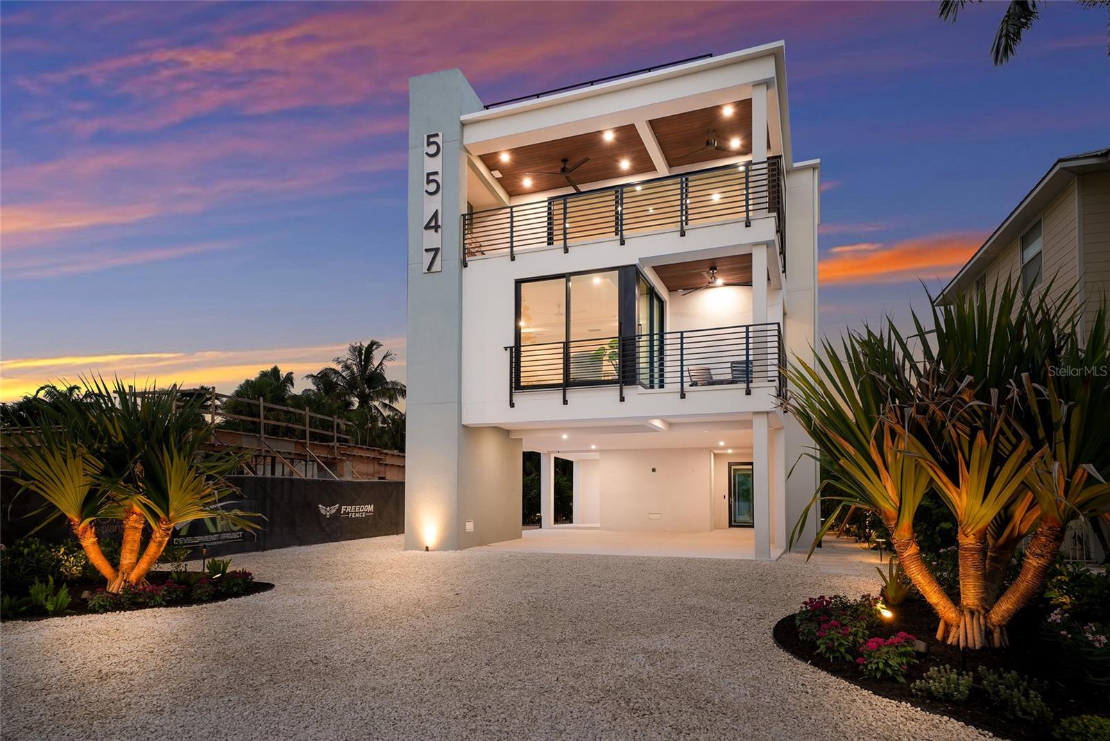 5547 AVENIDA DEL MARE - Photo 1