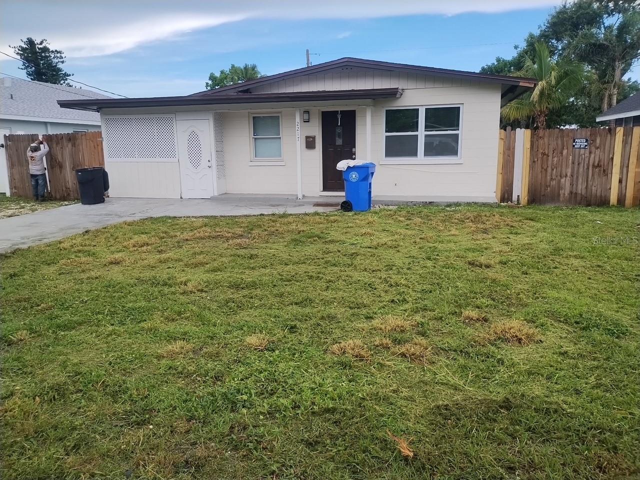 2217 20TH AVE W - Photo 1