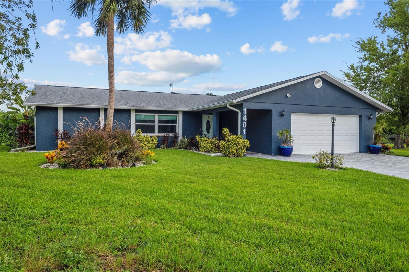 1401 GEORGETOWNE DR - Photo 1