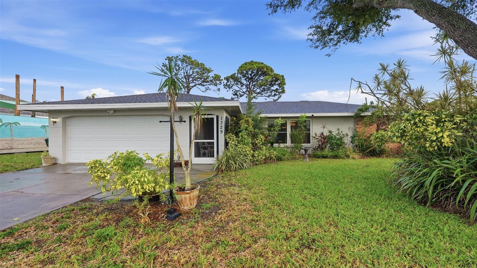 1329 NANTUCKET RD - Photo 1