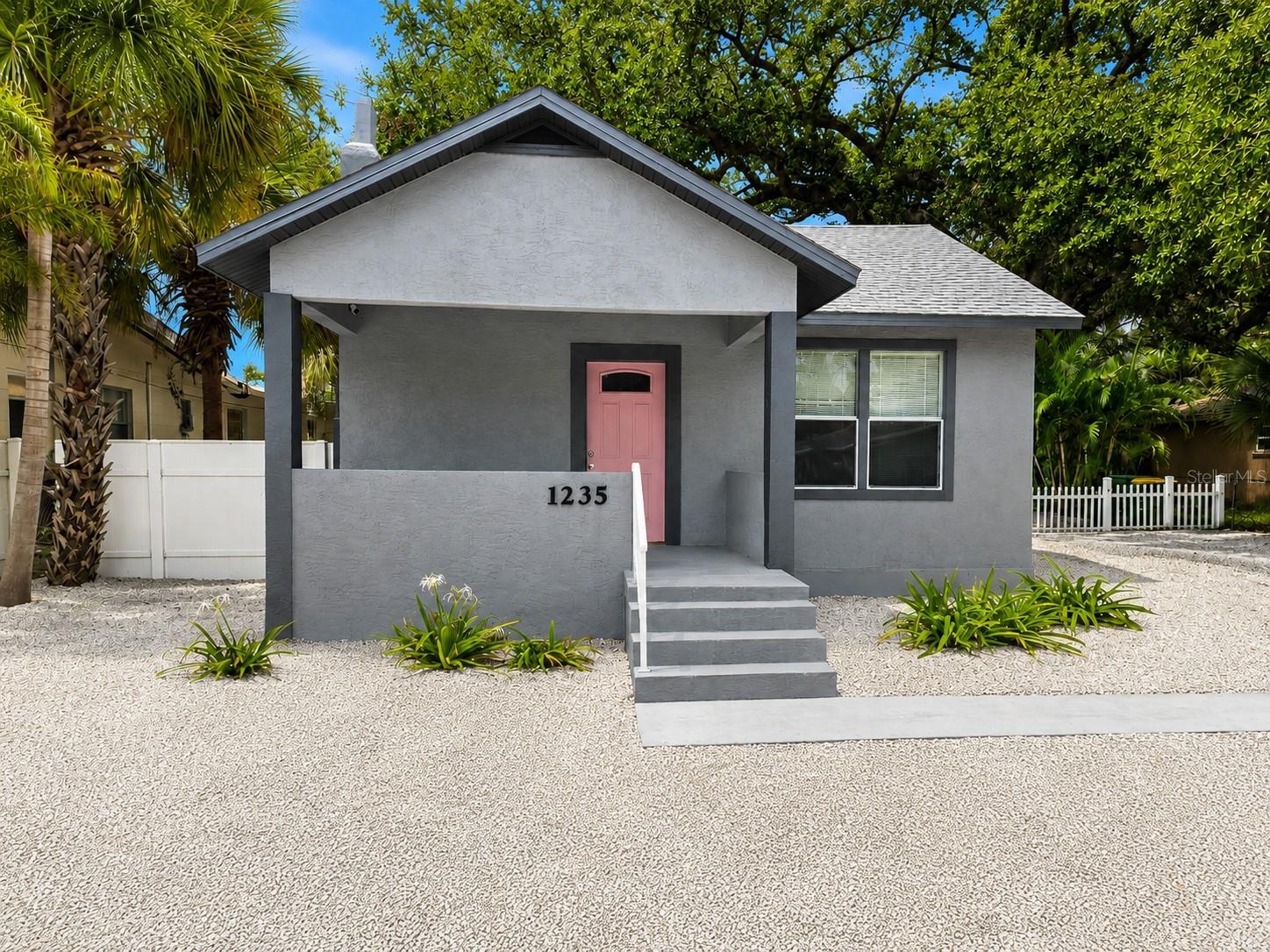 1235 32ND ST - Photo 1