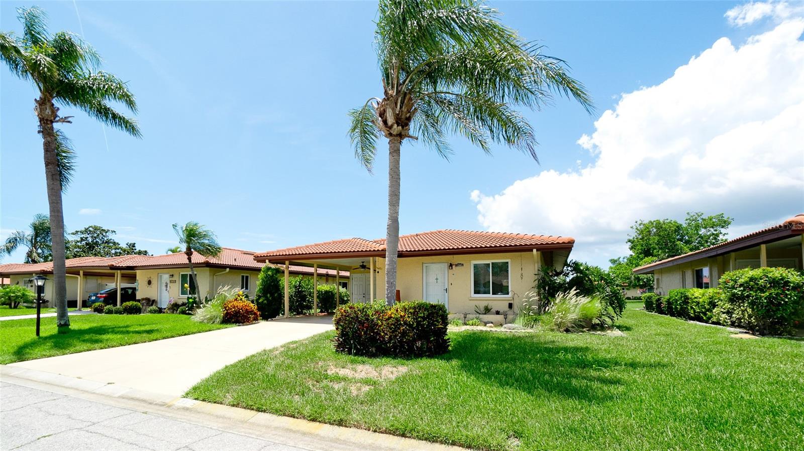 3305 NOTRE DAME PL - Photo 1