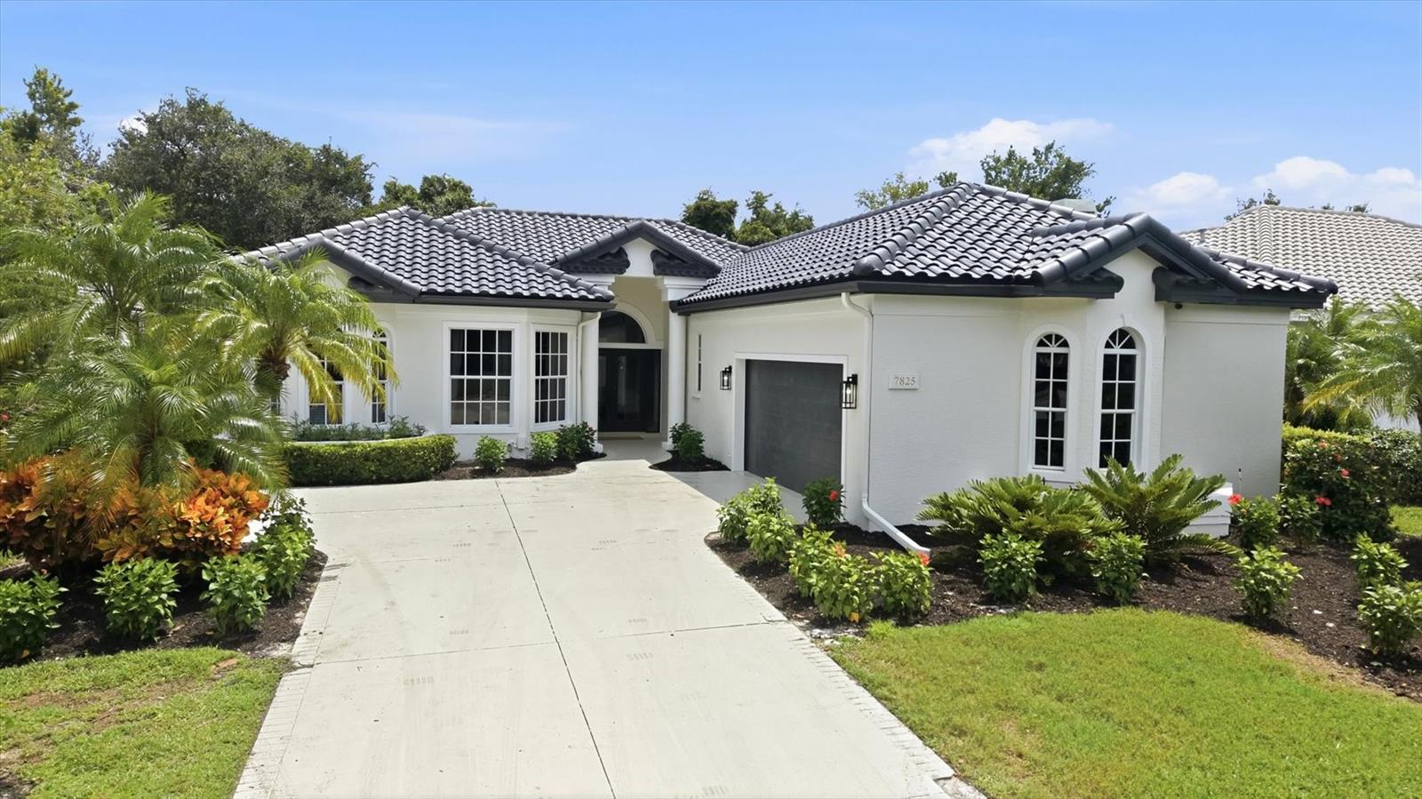 7825 WILTON CRESCENT CIR - Photo 1