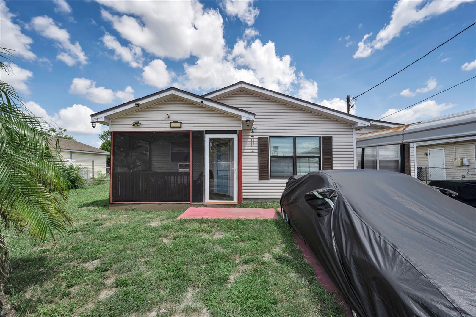 7526 CAROLTON CIR - Photo 1