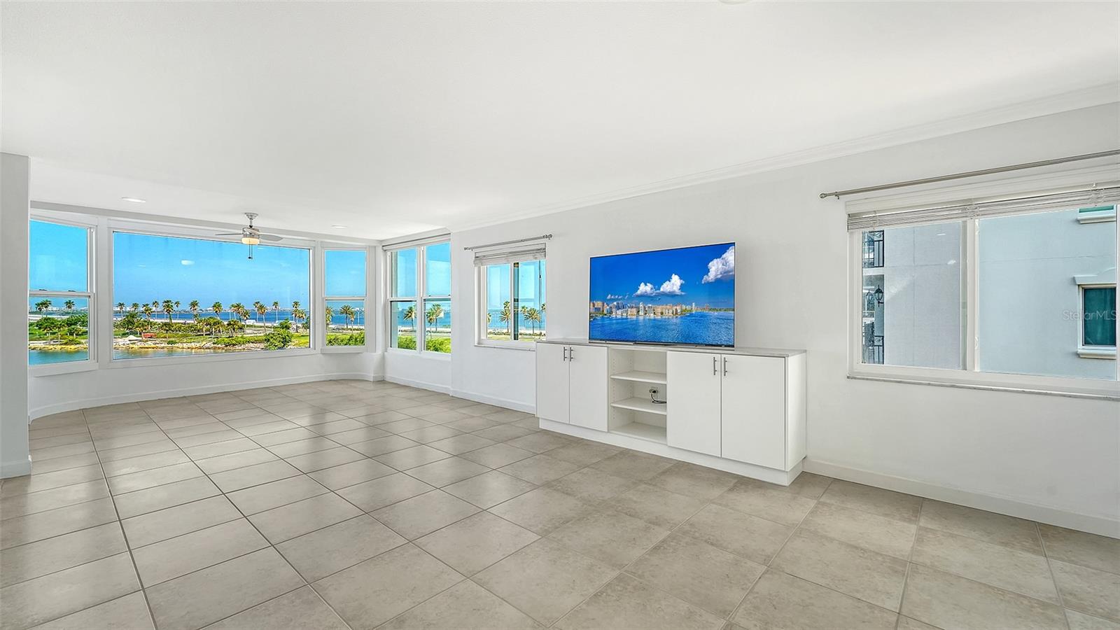 174 GOLDEN GATE PT #43 - Photo 1