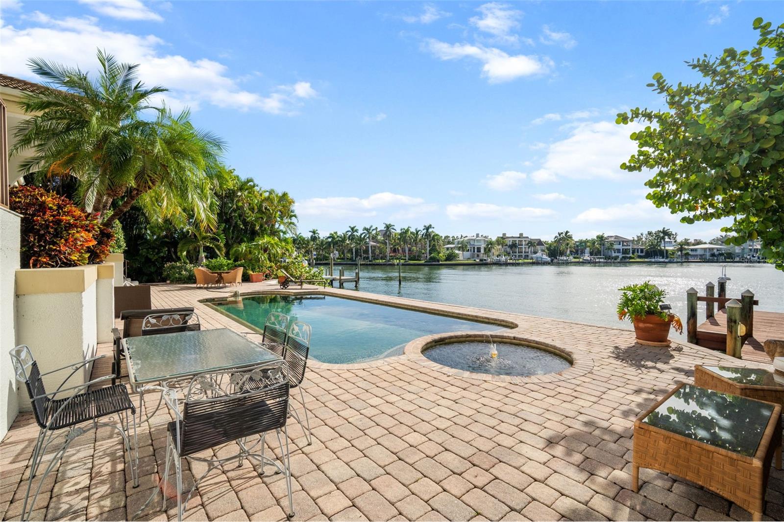 1444 HARBOR DR - Photo 1