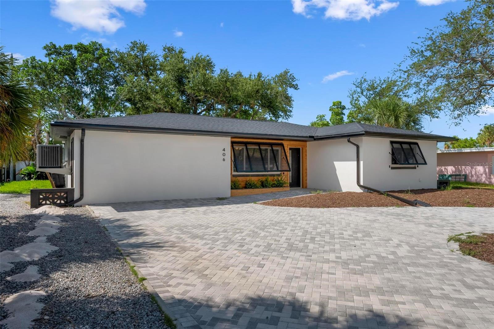406 88TH AVE - Photo 1