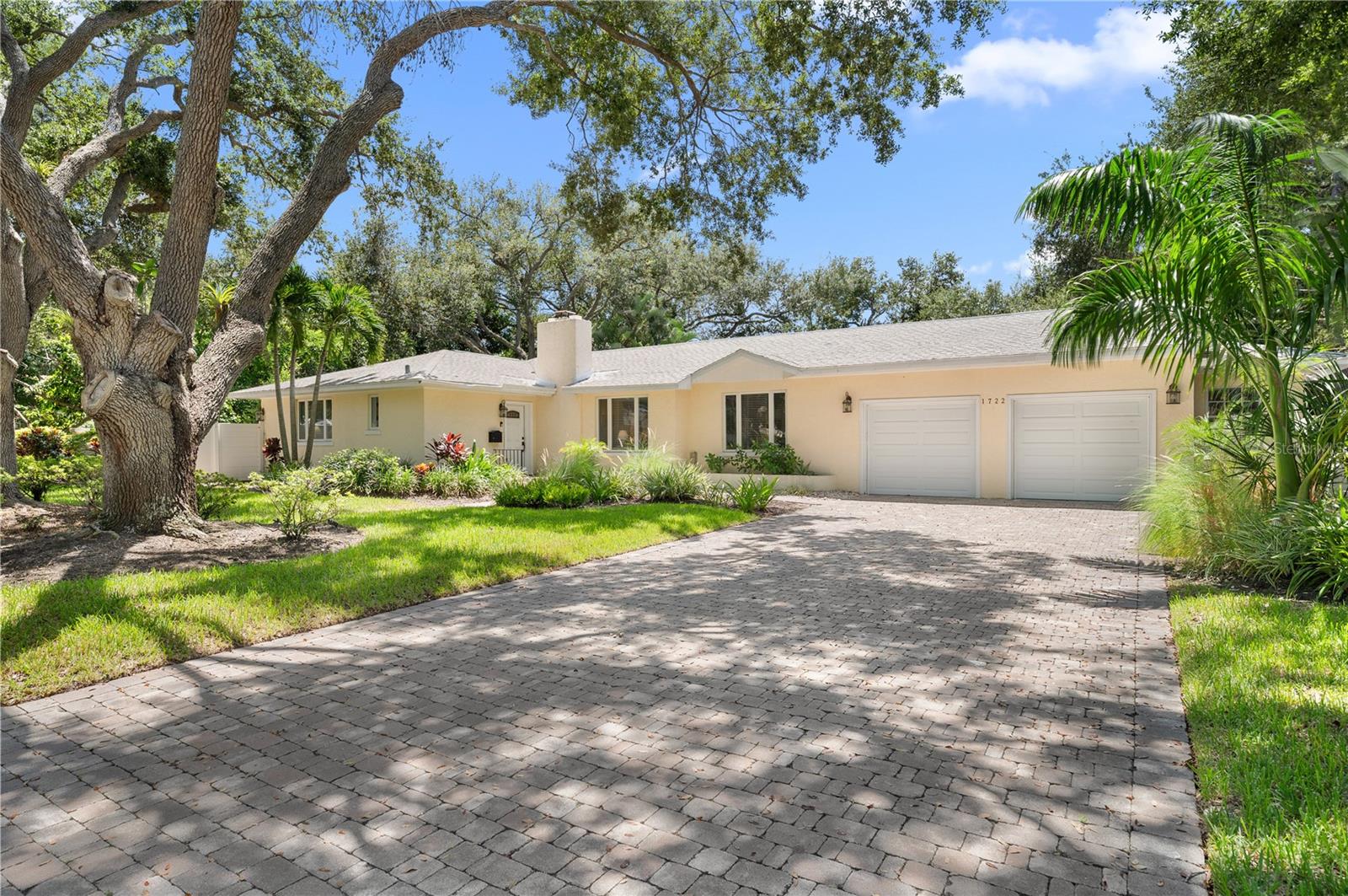 1722 NORTH DR - Photo 1