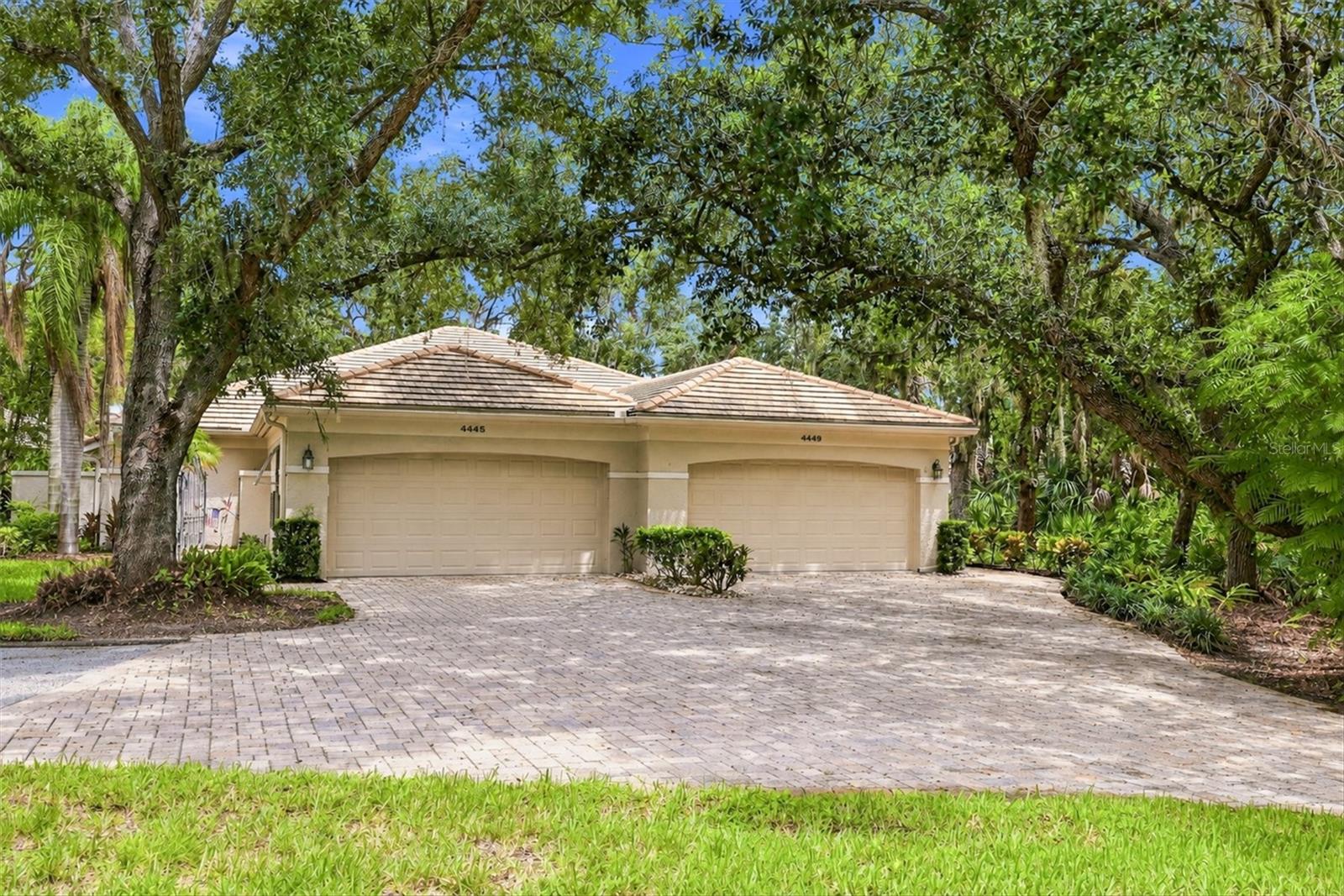 4449 OAKLEY GREENE #1 - Photo 1