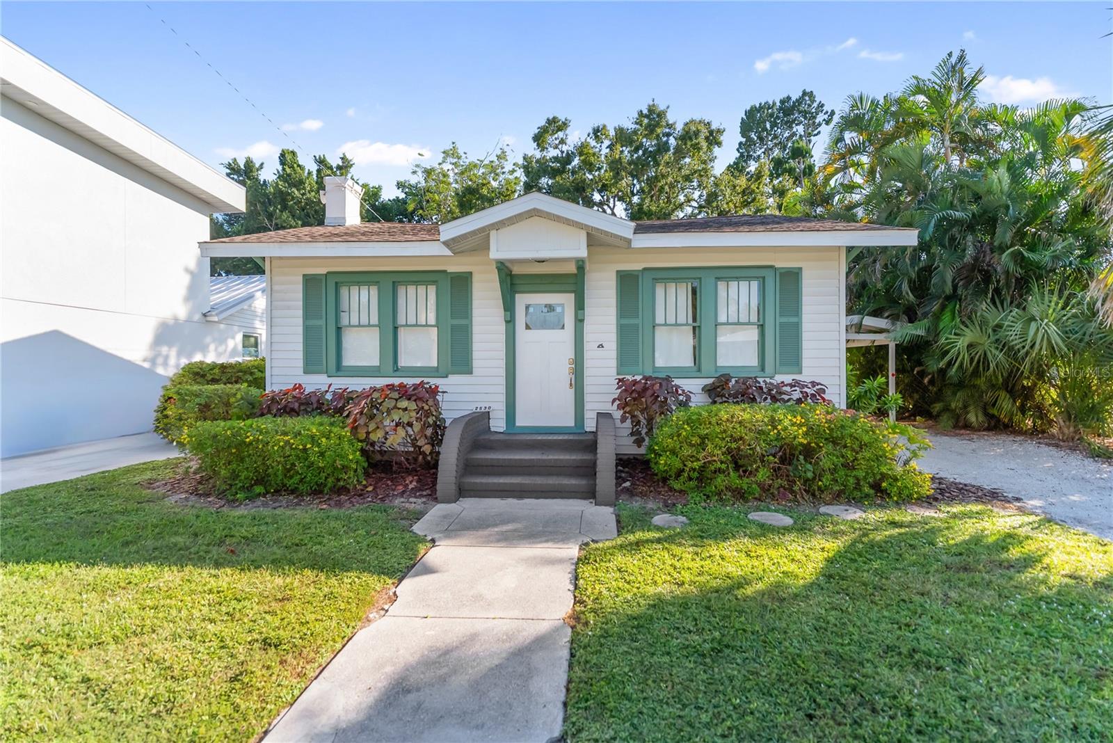 2530 LOMA LINDA ST - Photo 1